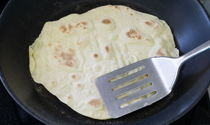 Lavash- Fladenbrot aus der Pfanne