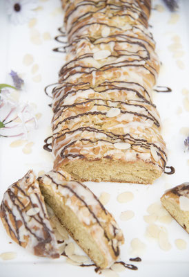 Tsoureki mit Tahini vegan 