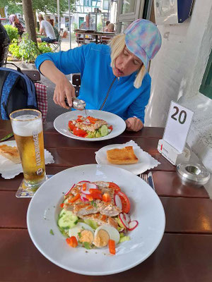  Domsalat mit zarten Putenstreifen 