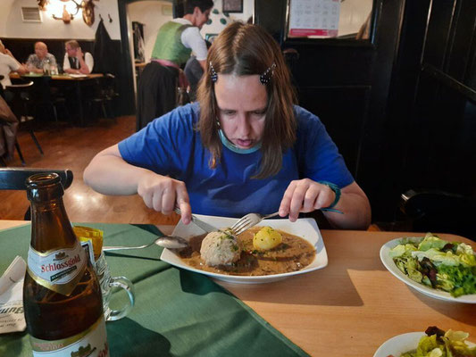 kulinarisches Glück im "Wirtshaus zur Bums'n" (Denisgasse 8)