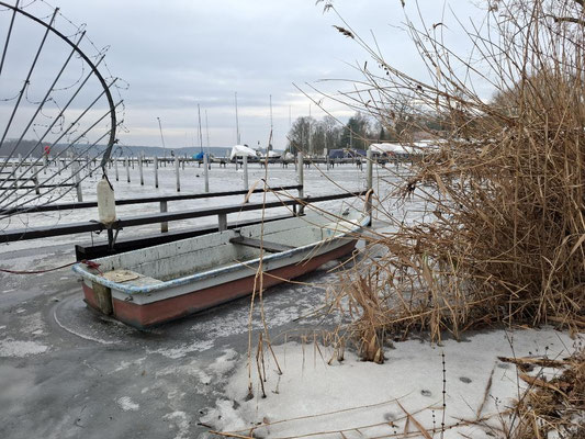 Einsames Boot Seepromenade Havel Spandau