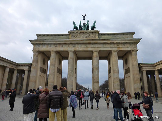 Am Morgen etwas walken im Tiergarten und weiter durch das Brandenburger Tor.