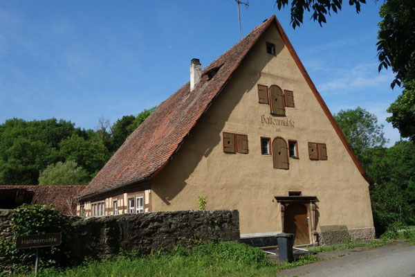 Der Wanderweg führt auch an der Haltenmühle aus dem 17. Jahrhundert vorbei.