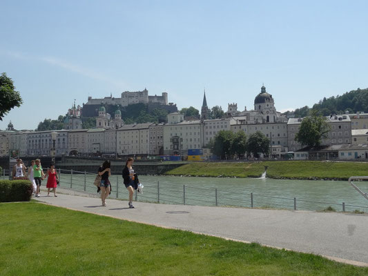Das Historische Zentrum der Stadt Salzburg auf der anderen Seite der Salzach 