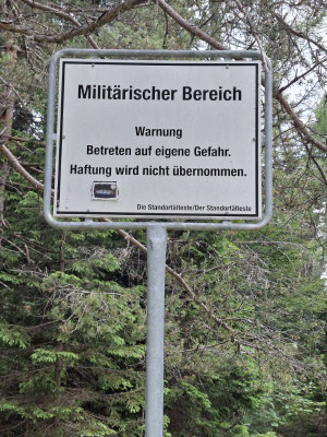 Schild Militärischer Bereich bei Mittenwald