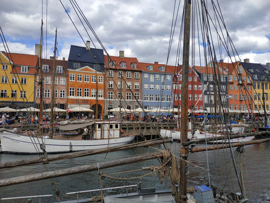 Bunte Häuser am Hafen