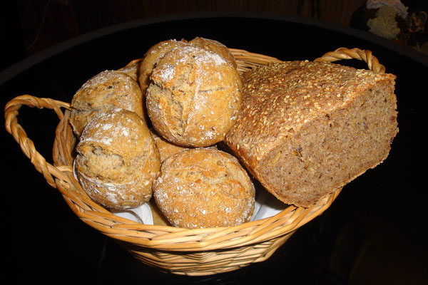 Sauerteigbrötchen und Finnenbrot