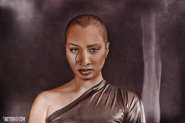Lindsey  ©Mooija-design