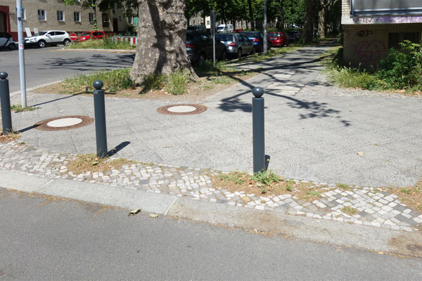 versiegelte Umgebung, darunter Abwasserröhren!