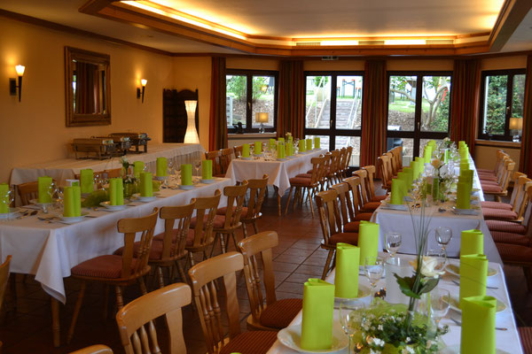 Ausgelassen Im Hotel Ausgelassen Im Hotel