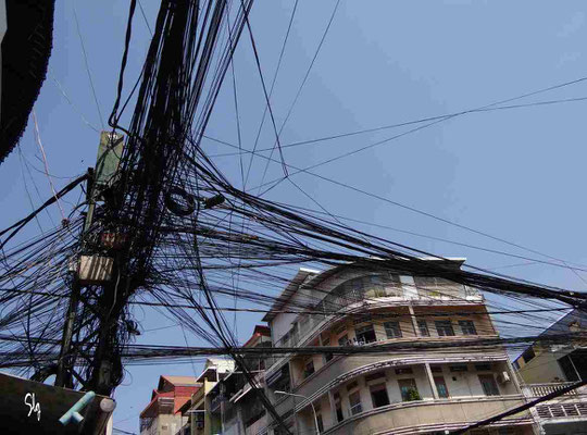 Branchement électrique - Phnom Penh (Cambodge) 2025