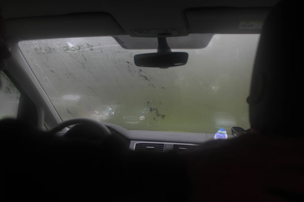 Das Unwetter über uns... Und wir ergriffen die Flucht ins Auto!