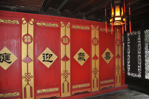 China, Wasserdorf Wuzhen, Besuch des Hochzeitsmuseums