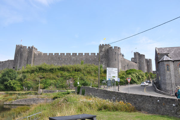 Wales, Auf dem Weg nach Irland: Station in Pembroke, Normannenburg