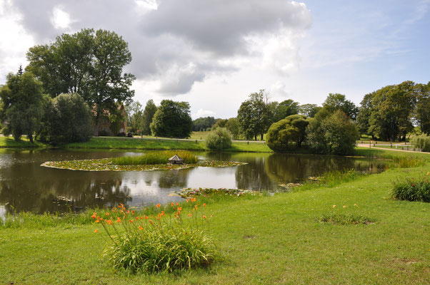 Lettland, Turaida, Sommerburg der Rigaer Erzbischöfe mit Museum und Museumsdorf