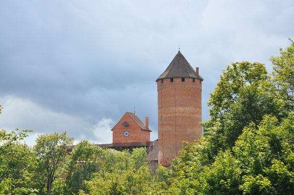 Lettland, Turaida, Sommerburg der Rigaer Erzbischöfe mit Museum und Museumsdorf