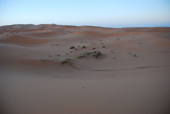 Marokko, Sonnenaufgang in den Sanddünen von Erg Chebbi, Sahara