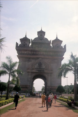 Laos, Vientiane, Triumpfbogen