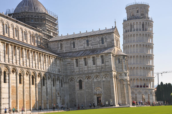 Italien, Pisa, Platz der Wunder mit dem schiefen Turm