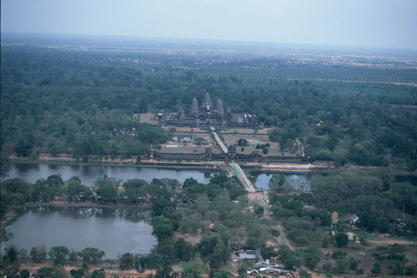 Kambodscha, mit dem Ballon über Angkor Wat