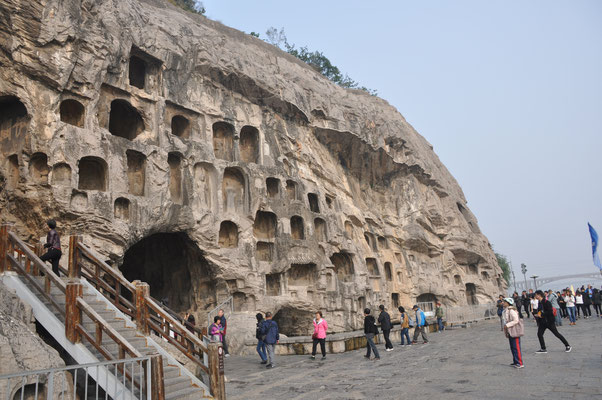 China, Longmen Grotten am Yi Fluss