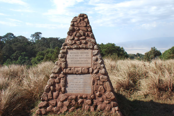 Ngorongoro Krater, Grab von Bernhard und Michael Grzmik 