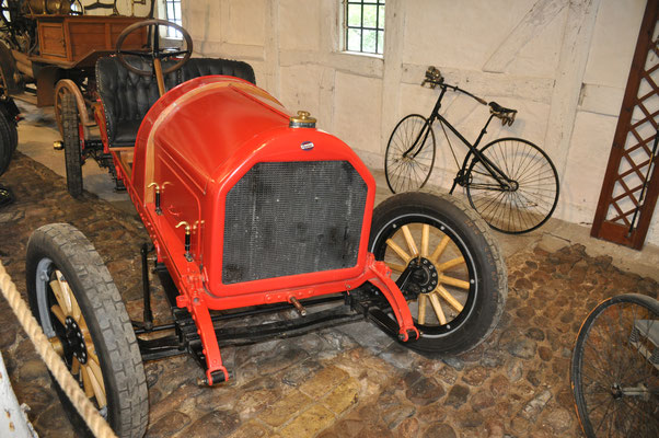 Dänemark, Schloss Egeskov mit Oldtimer Museum und Mode Museum