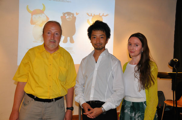 KuBe Vortrag: "Die japanische Mentalität nach Shinto", 21. Juli 2017 in der Nauwieser 19, Saarbrücken. Michael Britz mit Takuro Okada und Elisa Gummer.