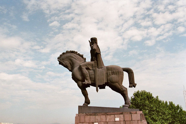 Georgien, Tbilisi, Reiterdenkmal König Wachtang Gorgasali 