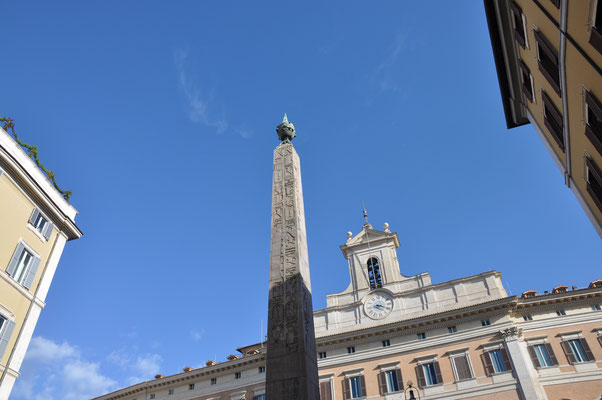 Italien, Rom, Piazza di Monte Citorio mit der Sonnenuhr Kaiser Augustus