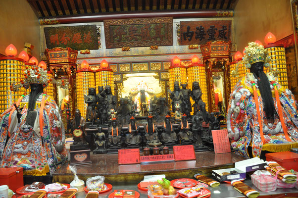 Taiwan, Taipeh, Dihua Straße mit dem taoistischen Xia Hhai Cheng Tempel