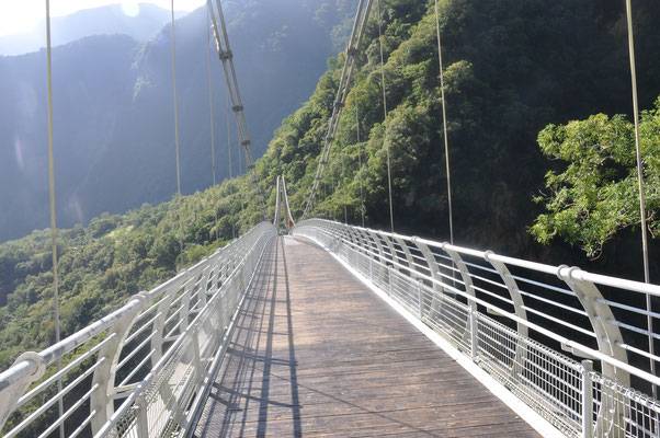 Taiwan, Buluowan Suspension Bridge