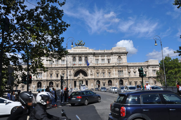 Italien, Rom, Tiber mit Justizpalast