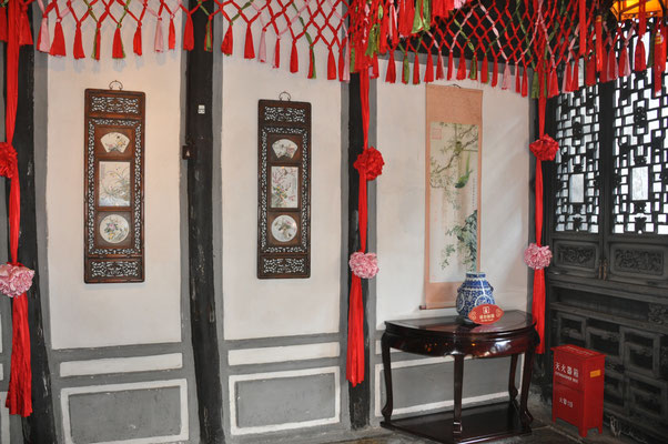 China, Wasserdorf Wuzhen, Besuch des Hochzeitsmuseums