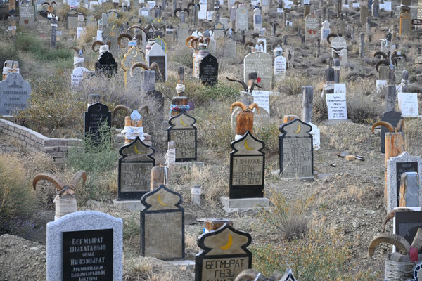Turkmenistan, Dorf Nokhur, Sara Bibi Schrein und Friedhof