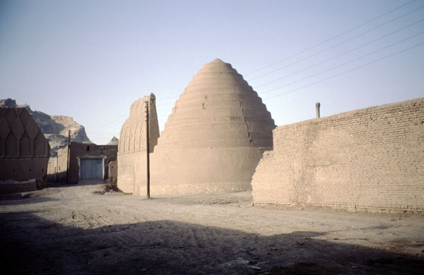 Iran, Ruinen aus der Sassanidenzeit mit Kühlhaus