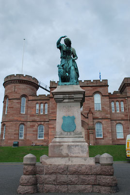 Schottland, Inverness, Burghügel mit Statue der Flora McDonald