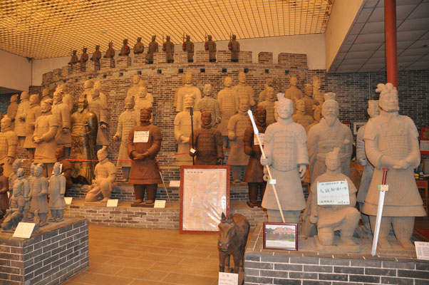 China, Xi'an, Freundschaftsladen, Terrakottastatuen in Originalgröße