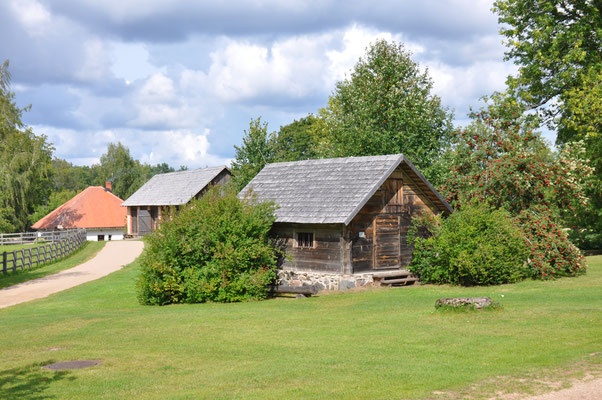 Lettland, Turaida, Sommerburg der Rigaer Erzbischöfe mit Museum und Museumsdorf