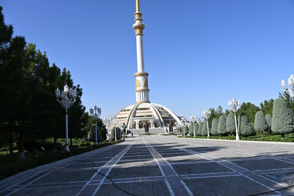 Turkmenistan, Ashgabad, Unabhängigkeitsdenkmal