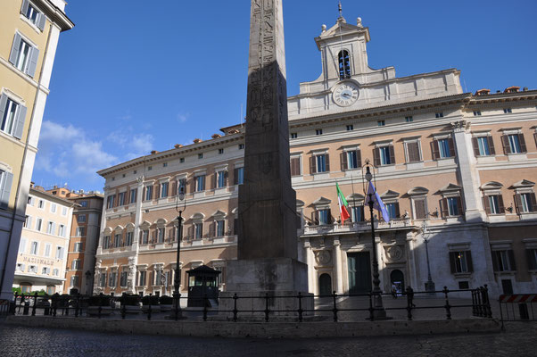 Italien, Rom, Piazza di Monte Citorio mit der Sonnenuhr Kaiser Augustus