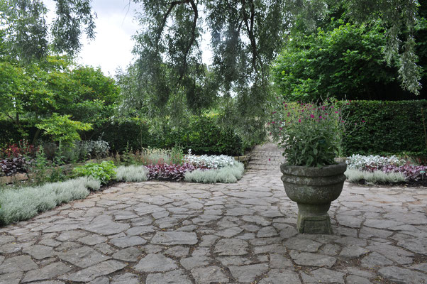 Dänemark, Schloss Egeskov mit Oldtimer Museum und Mode Museum