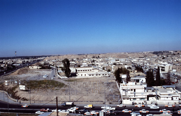 Irak, Mosul, Grabmal des Propheten Jonas, 2014 von der Terrormiliz IS zerstört, Blick auf Mosul