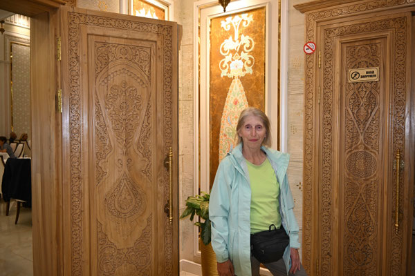 Usbekistan, Oase Chiwa bei Nacht, Restaurantbesuch