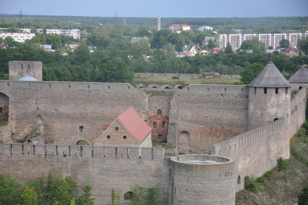 Estland, Narva, Hermannsfeste an der Grenze zu Russland, Blick auf die Festung Iwangorod