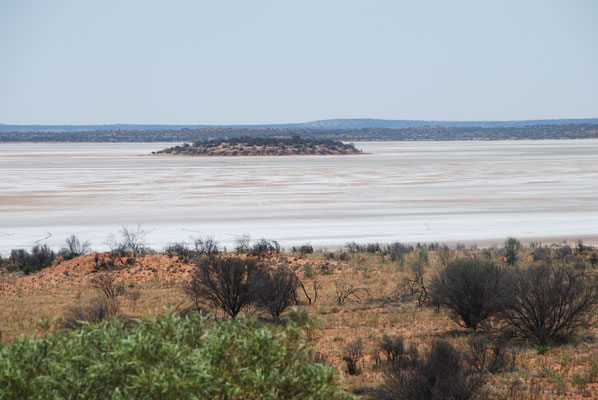 Im australischen Outback, nähe der drei Olgas