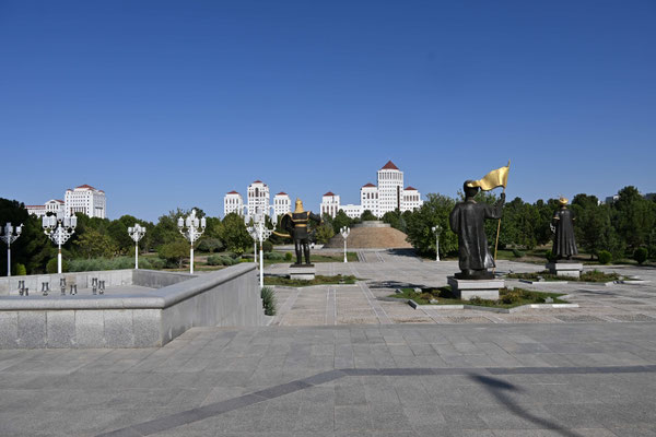 Turkmenistan, Ashgabad, Unabhängigkeitsdenkmal