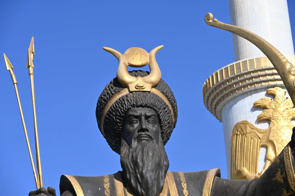 Turkmenistan, Ashgabad, Unabhängigkeitsdenkmal