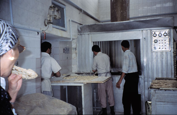Iran, Isfahan, Brotbäckerei