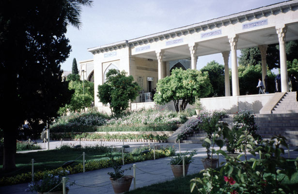 Iran, Shiraz, Grabmahl des Dichters Saadi